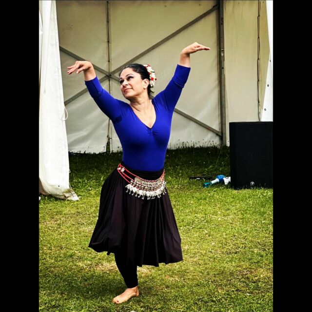 Thank you for such a lovely bunch they have learnt that whole dance storytelling stores and shares their languages and drew the parts of the sotties on lovely colorful cards! More to come!

#BedfordRiverFestival #Grateful #Storytelling #CommunityLove #WellOrganizedEvent #Multilingual #Dance #FestivalFun #CulturalCelebration #RiverFest #BedfordEvents #CommunityEngagement #CulturalDiversity #EventSuccess #FamilyFun #FestivalMagic #ThankYou #JoyfulMoments #InclusiveEvent #LocalCulture #EventHighlights #BedfordUK #FestivalVibes #CreativeExpression #PublicEvents #CulturalExchange #StoryDance #EventAppreciation #HappyMemories #FestivalSpiri

N.B - for pictures/faces that are not blurred:  if parents have changed their mind about the pictures do get in touch and I'll take them down ❤️